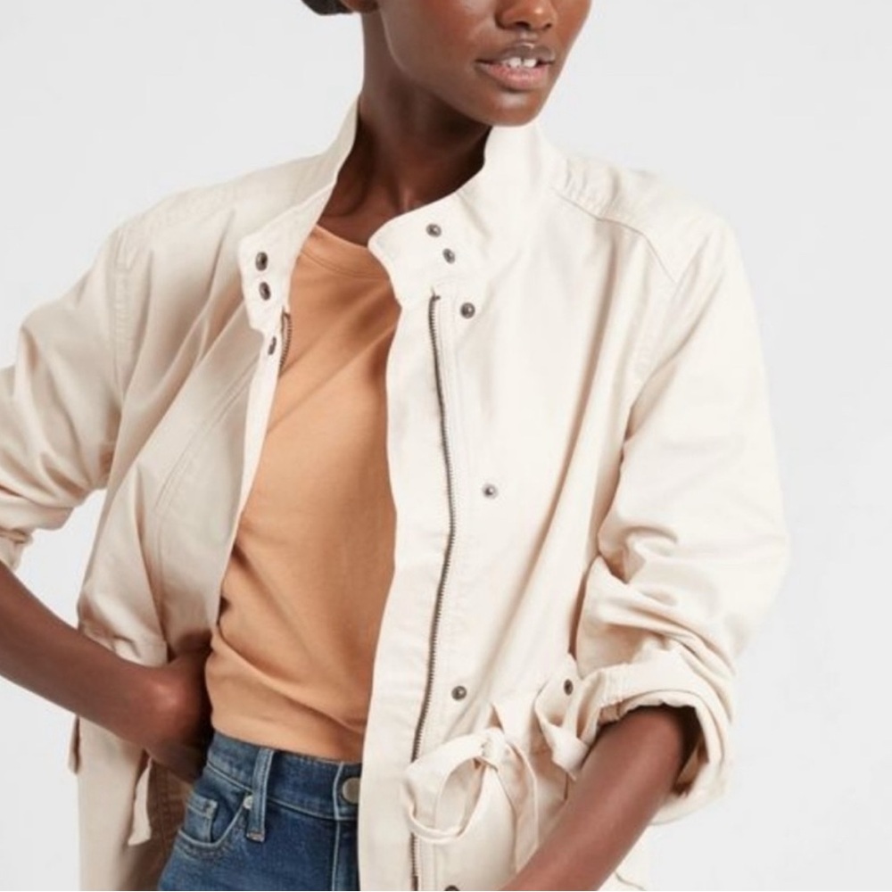 Bananna Republic Cream Jacket, Size Large (Tall), EUC